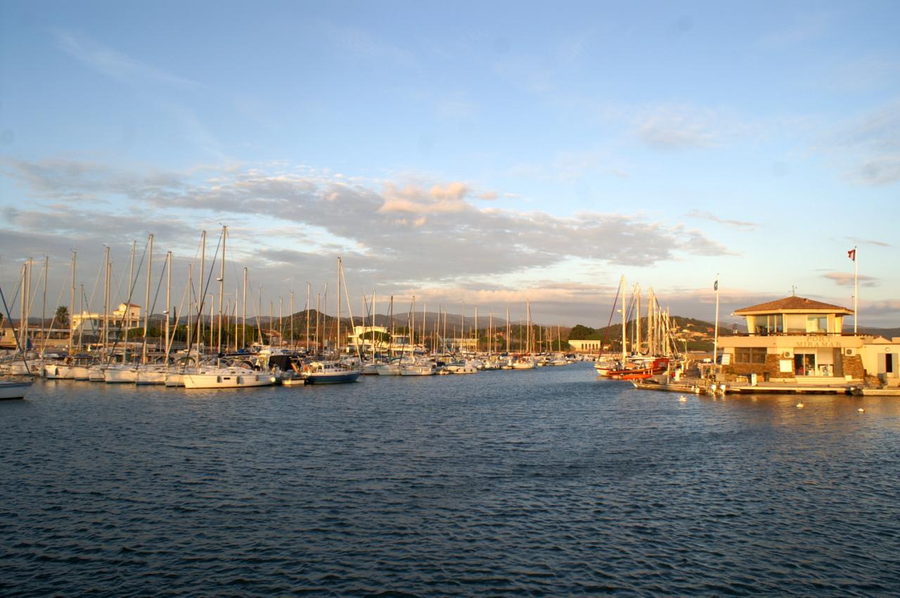 L'entrée et le port de La Londe