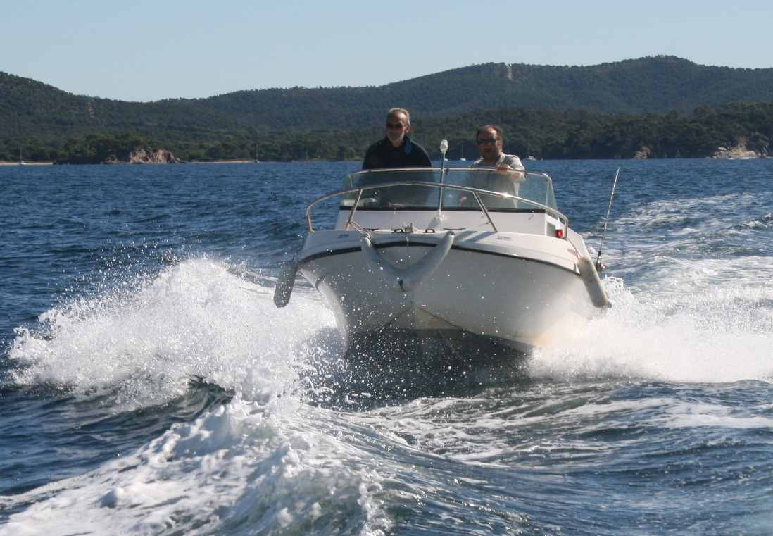 1 Le concours - En route la pêche Andre REMION à la barre