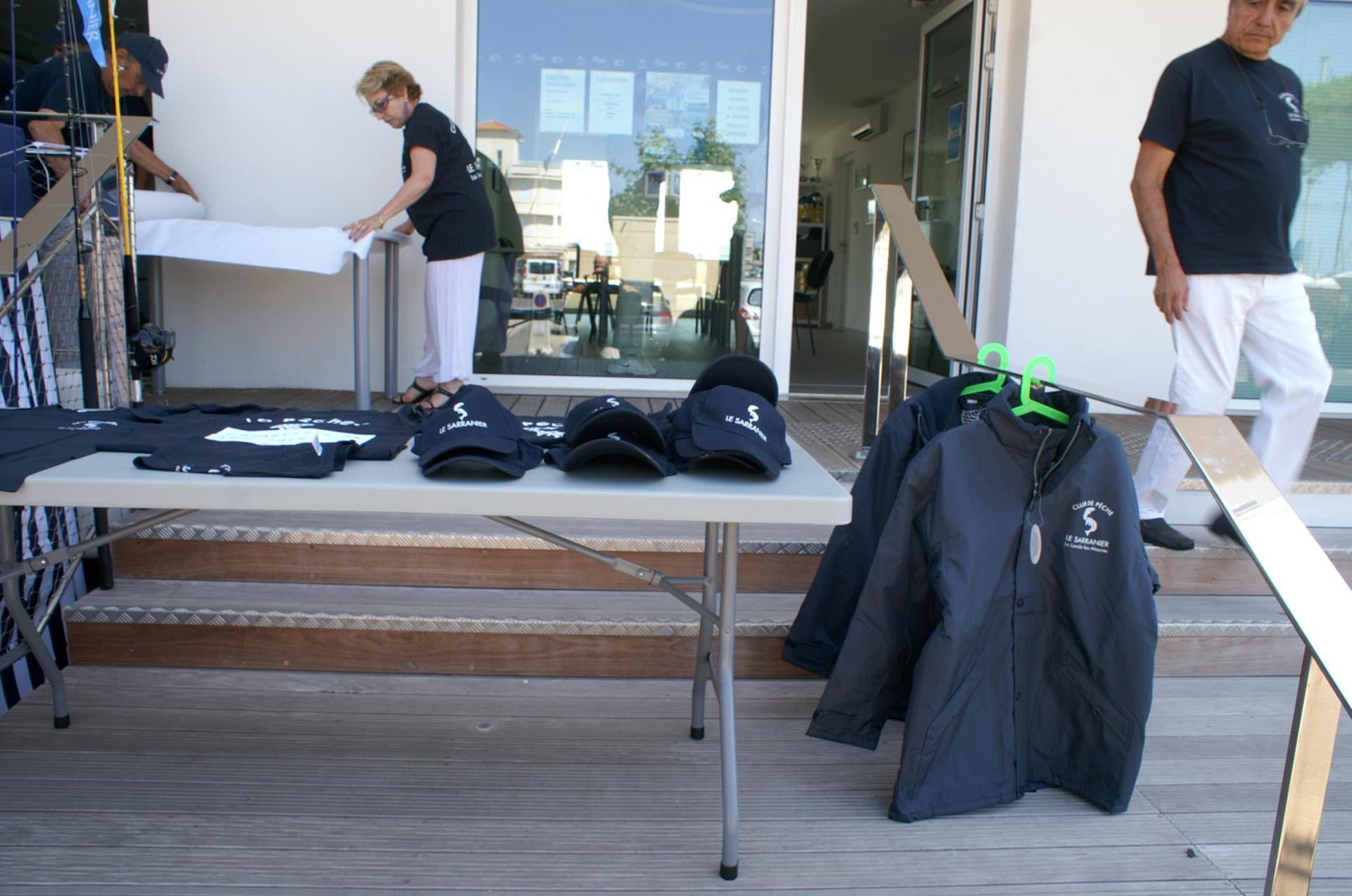 04 Les vètements du club