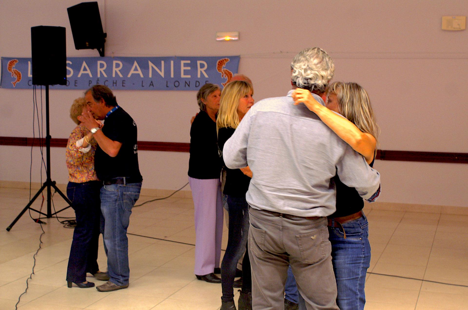 A la fin du repas on danse