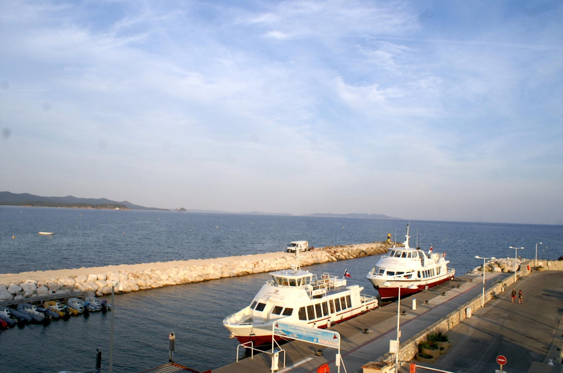 59 Vue du port depuis la terrasse