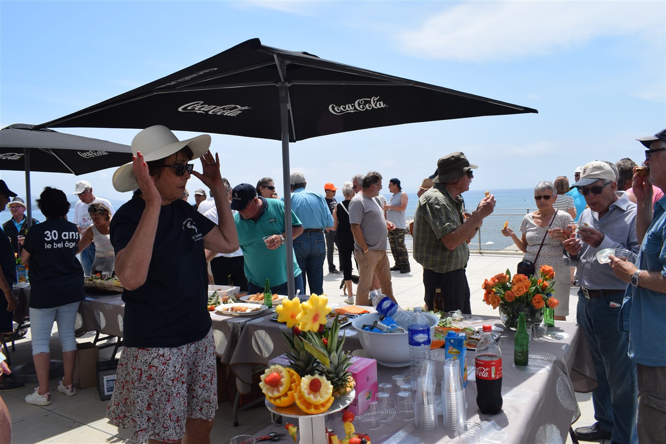 Le buffet est pris d assaut par cette chaleur.