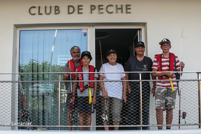 Les élèves, les moniteurs et le capitaine