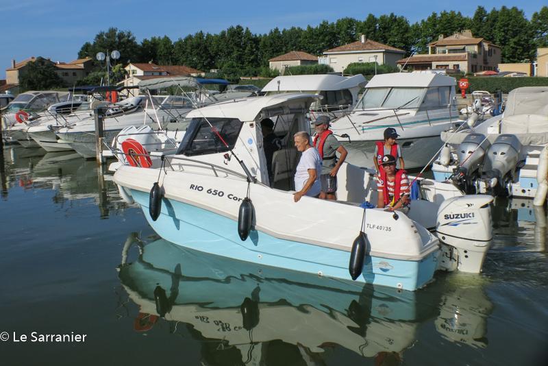 Vitesse lente dans le port du Maravenne