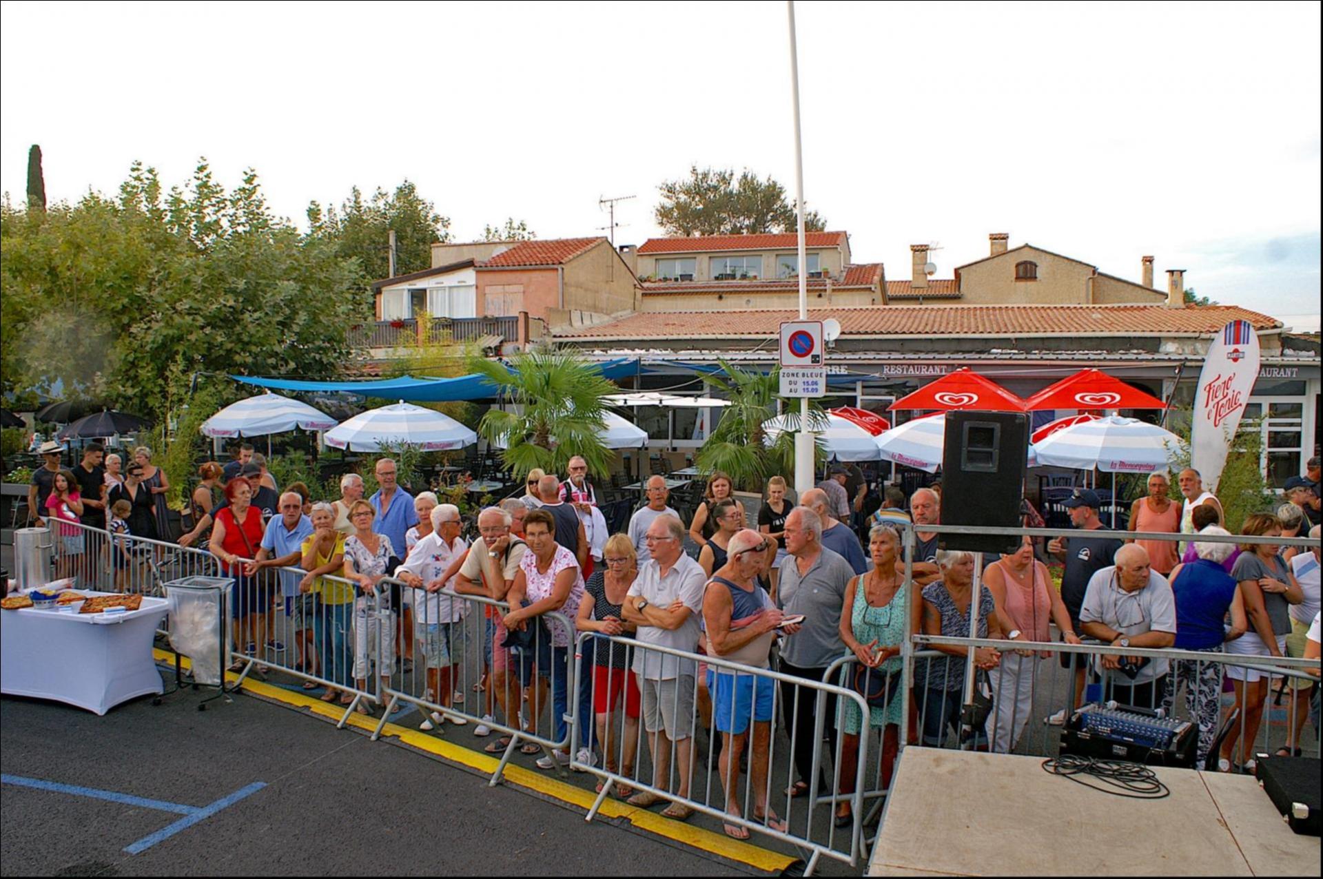 La foule des londais à l' arrivée des prises