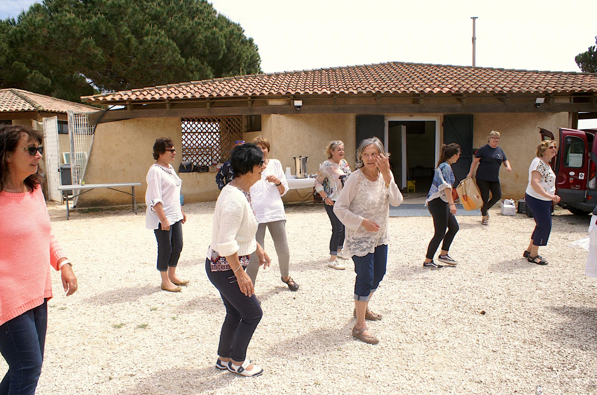 Les femmes dansent 2